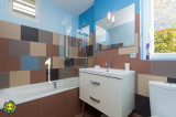Salle de bain lumineuse
