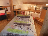 Chambre sur mezzanine - Appartement dans maison la Margotte