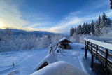 Evasion au Naturel - Balcon de Marcieu - vue extérieure sur les espaces du centre - après une chute de neige au col de Marcieu en Chartreuse