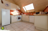 Cuisine toute équipée, four, plaque, m.ondes, hotte etc..