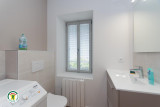 A l'étage, salle d'eau-wc & l.linge
