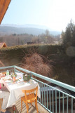 Accès au balcon, possibilité de manger dessus au soleil