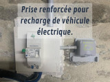 Prise renforcée pour une recharge lente (2,2 kW) à la maison, sans stress?