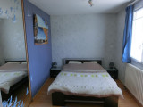 Chambre 1 à l'étage. Lit 140x190