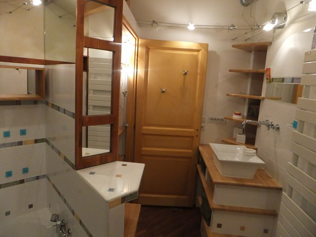 Lavabo - Appartement dans maison la Margotte - © Giordano Lavabo - Appartement dans maison la Margotte