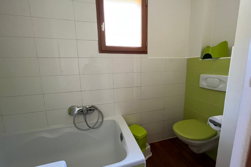 salle de bain 1er étage - © Clévacances salle de bain 1er étage