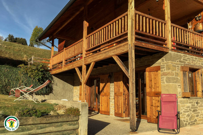 GITE AVEC TERRASSE COUVERTE - © Gîtes de France GITE AVEC TERRASSE COUVERTE