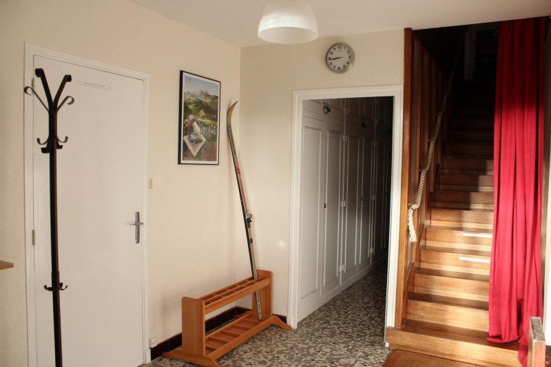 Hall d'entrée. Possibilité de ranger ses skis dans le rak - © Gîtes de France Hall d'entrée. Possibilité de ranger ses skis dans le rak