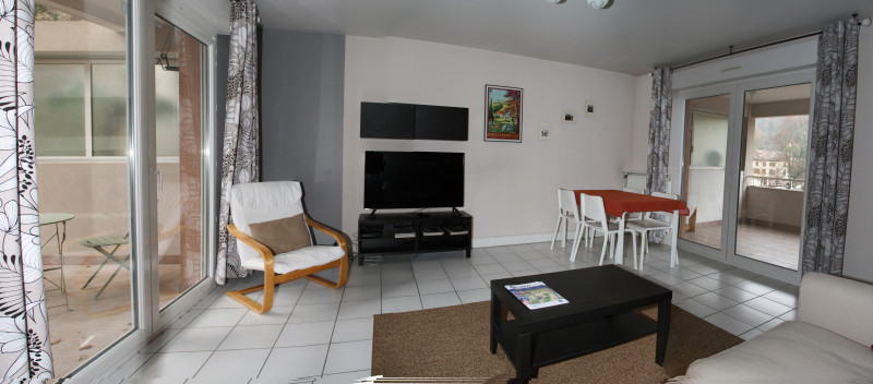 Salon-salle à manger - Appartement dans résidence Jardin des Thermes n°200 - © Chevrier Salon-salle à manger - Appartement dans résidence Jardin des Thermes n°200