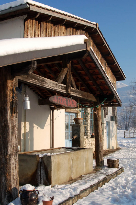ferme_antan_neige_2.jpg