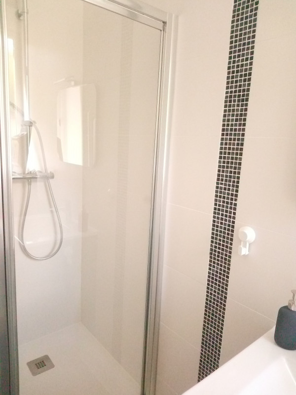 Douche - Studio le Rocher n°203 - © FD Douche - Studio le Rocher n°203