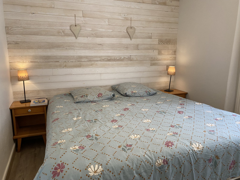 Chambre ALEXIA avec lit 180x200 Chambre ALEXIA avec lit 180x200