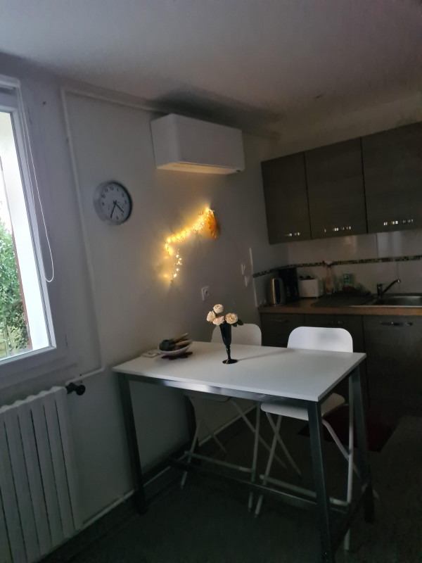 Coin cuisine - Studio dans maison n°2326 - © Thivier Coin cuisine - Studio dans maison n°2326