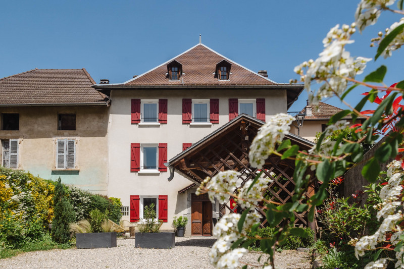 cours et entrée - © salino cours et entrée