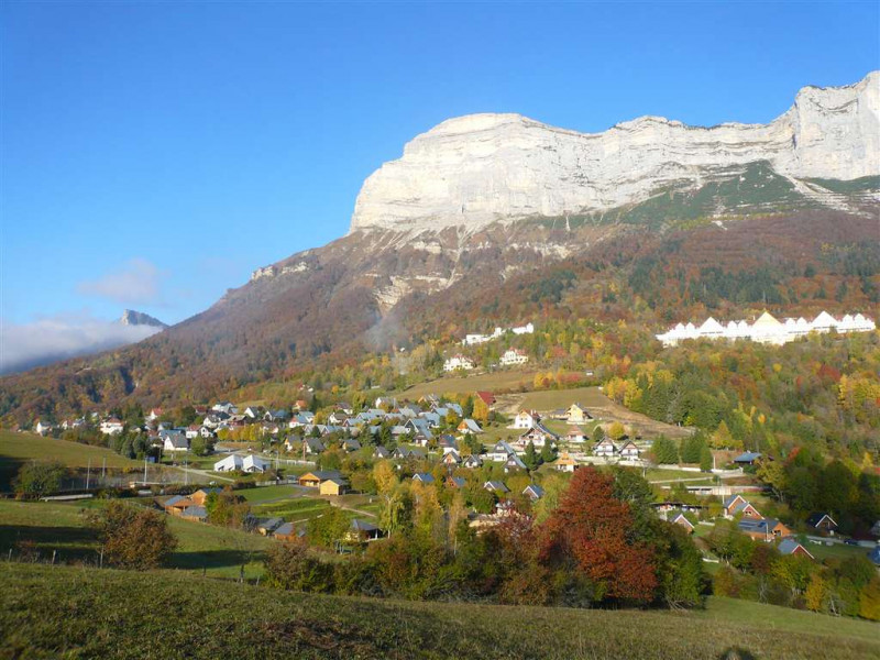 Vue sur la dent de crolles non loin du chalet - © Gîtes de France Vue sur la dent de crolles non loin du chalet
