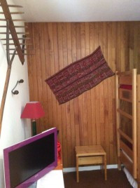 Coin télé - Studio cabine Arolles E N°567 - © Catherine Leduc Coin télé - Studio cabine Arolles E N°567