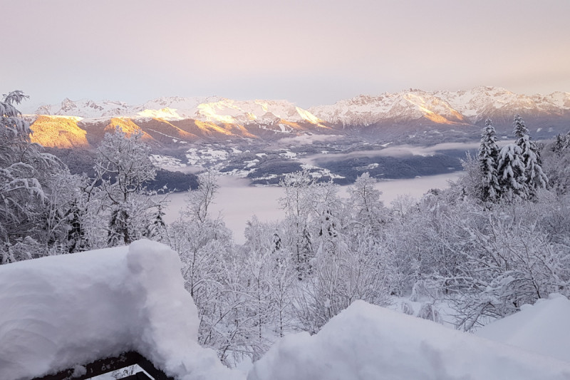 Vue sur Belledonne de la terrasse du SPA