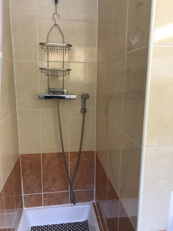 Douche - Studio l'Orée du Parc B n°29 - © Balagna JM Douche - Studio l'Orée du Parc B n°29