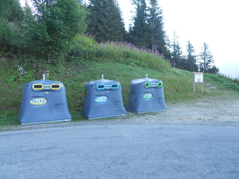 containers poubelles