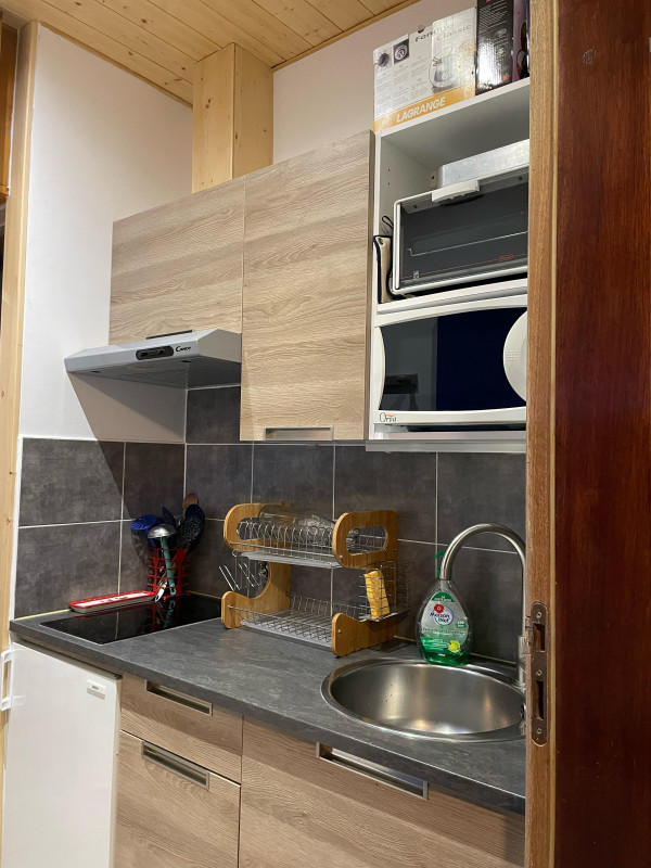 poustoly.jpeg poustoly.jpeg