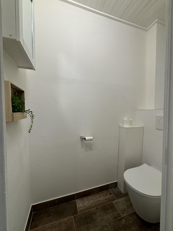 Toilettes - Appartement le Marseille n°194 - © Happy Conciergerie Toilettes - Appartement le Marseille n°194