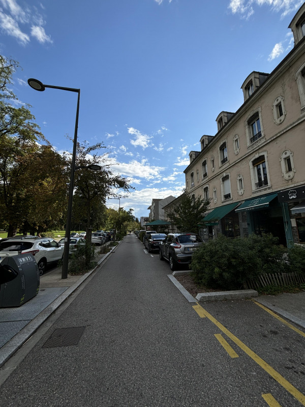 Rue/Stationnement - Appartement le Marseille n°194 - © Happy Conciergerie Rue/Stationnement - Appartement le Marseille n°194