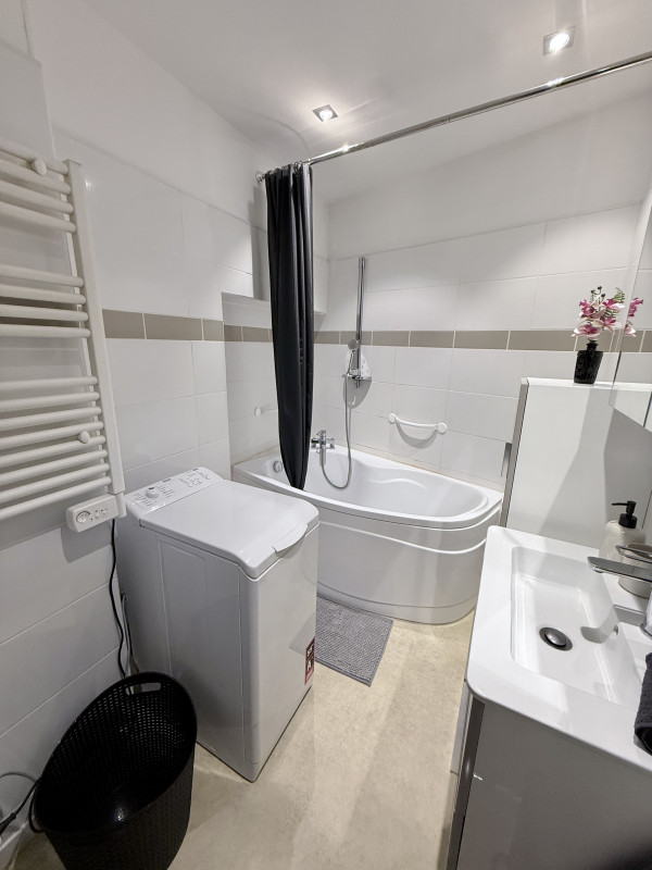 SALLE DE BAIN - © Grenoble et sommets SALLE DE BAIN