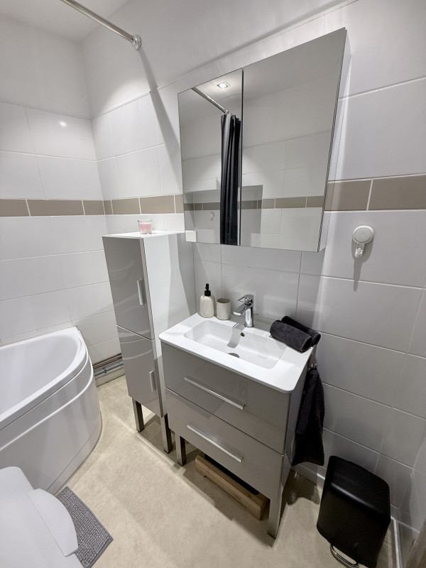 SALLE DE BAIN - © Grenoble et sommets SALLE DE BAIN