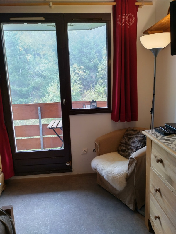 pièce principale avec vue