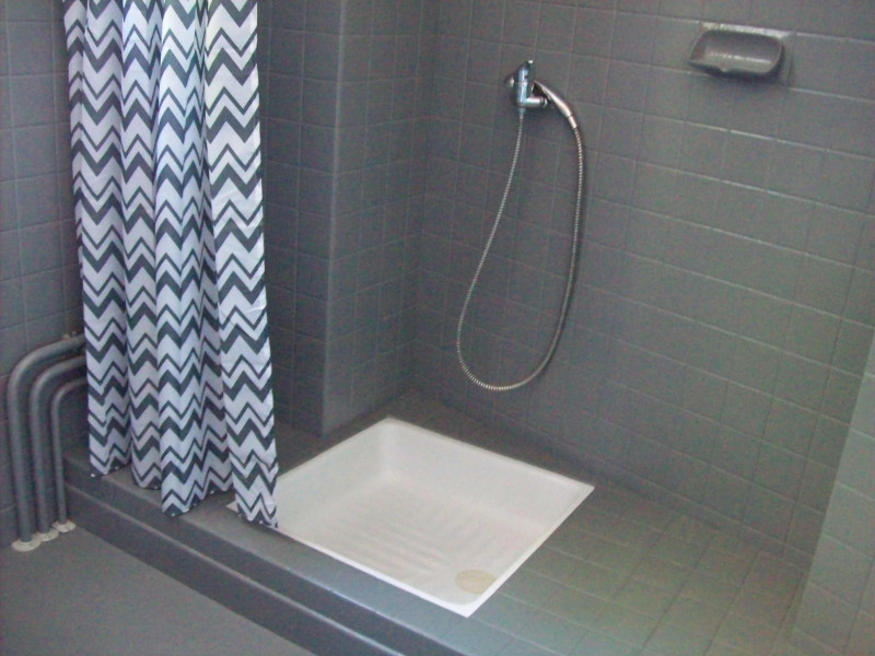 Salle d'eau, Coin douche - © Evelyne EVEQUE Salle d'eau, Coin douche