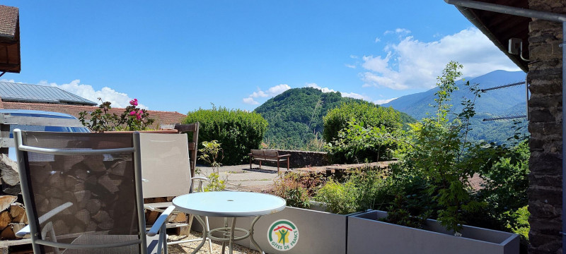 Petite terrasse extérieure - © Gîtes de France Petite terrasse extérieure