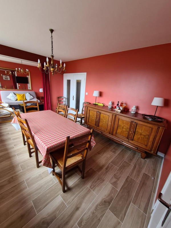 Salle à manger ouverte sur le salon