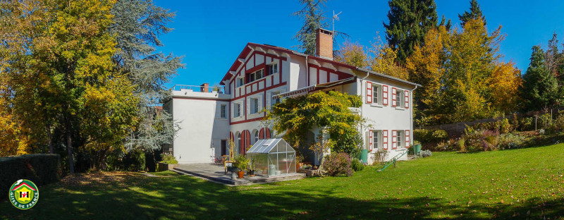 Grand parc à disposition