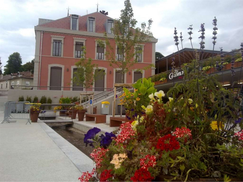 Hotel de ville et cœur de village à 200m de la maison