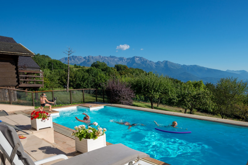 Piscine accessible au locataires - © Raibon-Pernoud Piscine accessible au locataires