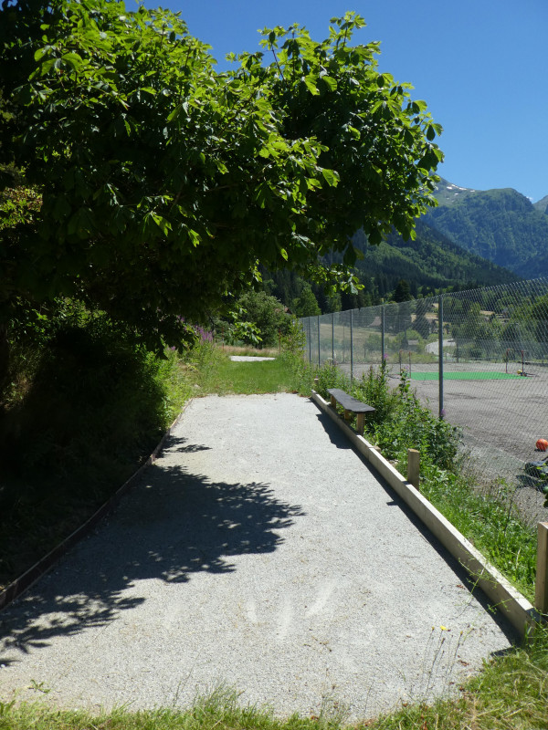 jeu de pétanque - © baroz jeu de pétanque