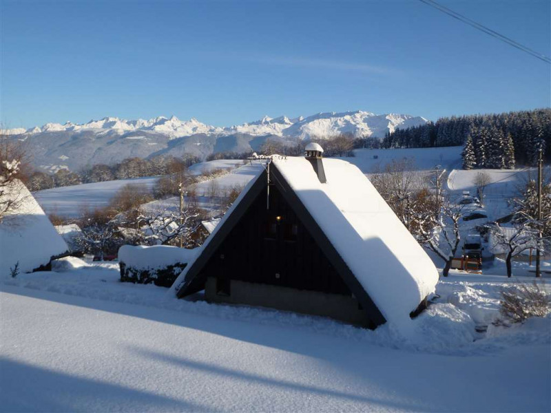 Hiver deriére le chalet - © Gîtes de France Hiver deriére le chalet