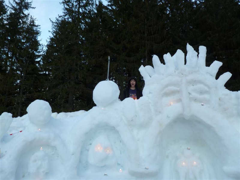 scultures animation à le fête de le neige - © Gîtes de France scultures animation à le fête de le neige