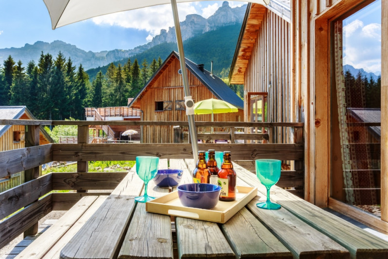 terrasse panoramique gite chalet nid nichoir montagne