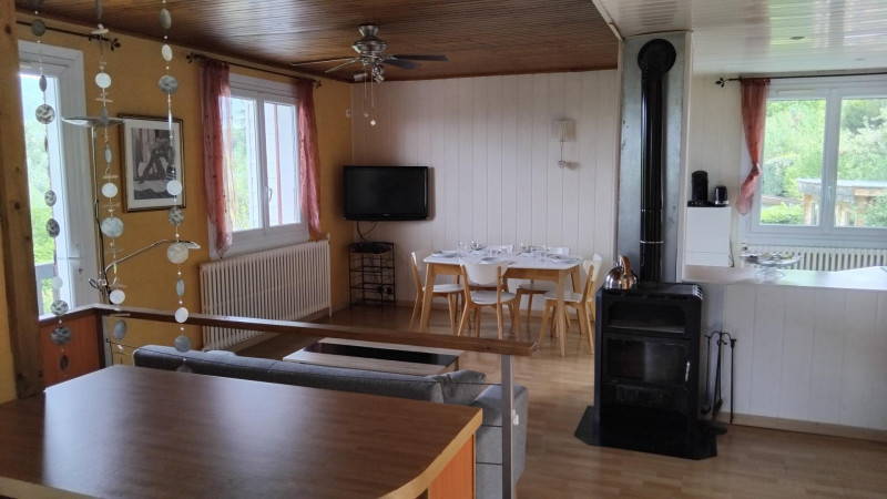 Salon et coin repas - © Gîtes de France Salon et coin repas