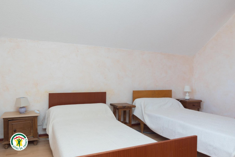 A l'étage suite familiale pour 4 personnes avec salle d'eau & wc privatifs - © Gîtes de France A l'étage suite familiale pour 4 personnes avec salle d'eau & wc privatifs