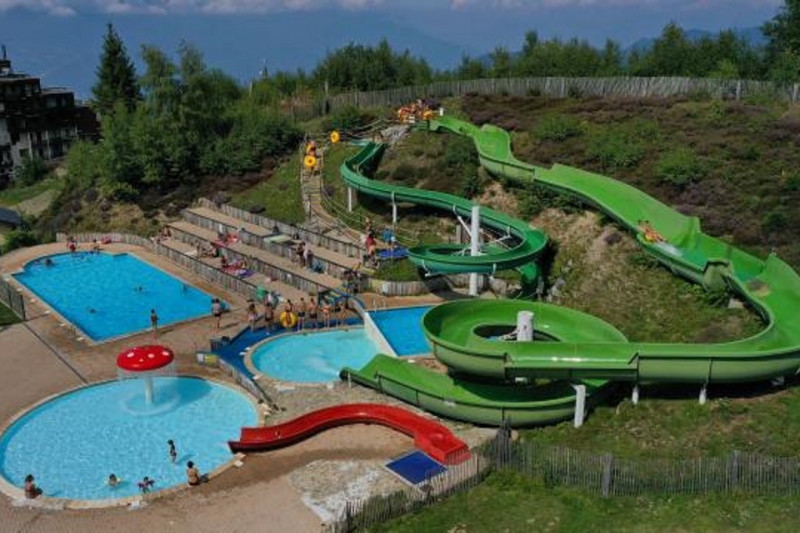 La piscine des 7 Laux - © Clévacances La piscine des 7 Laux