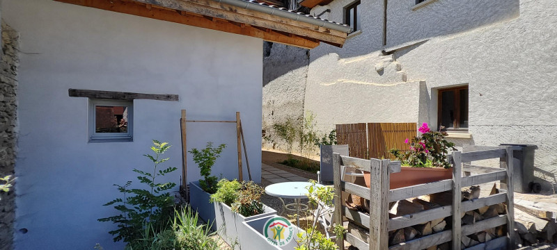 Petite terrasse extérieure - © Gîtes de France Petite terrasse extérieure