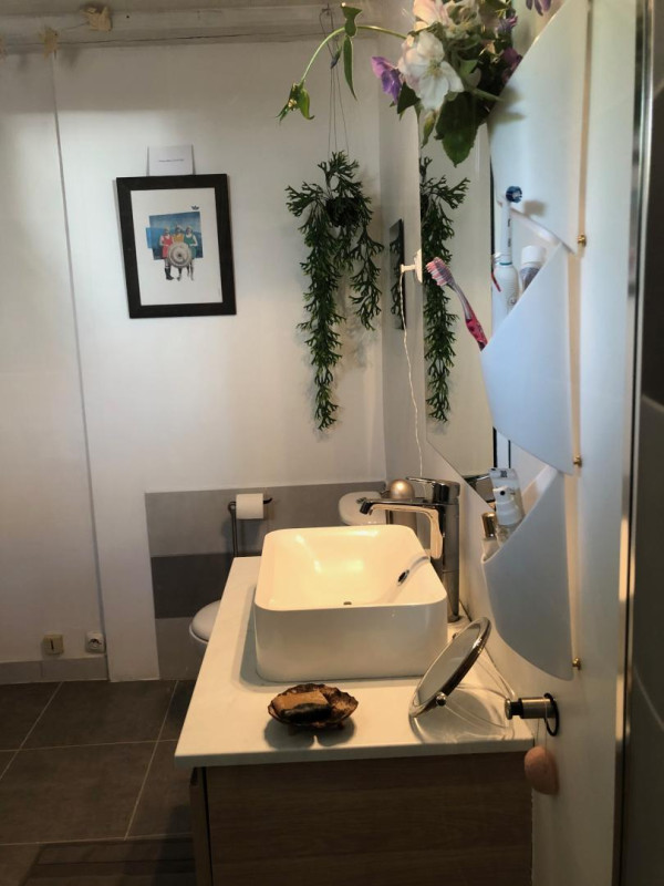 salle de bain du RDC - © Gîtes de France salle de bain du RDC